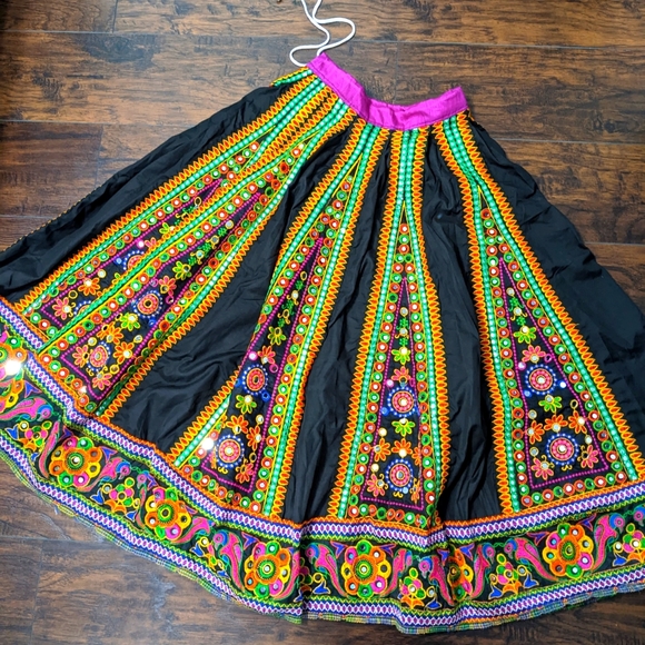 Beautiful indian lehenga choli/chaniya choli set - Picture 15 of 15
